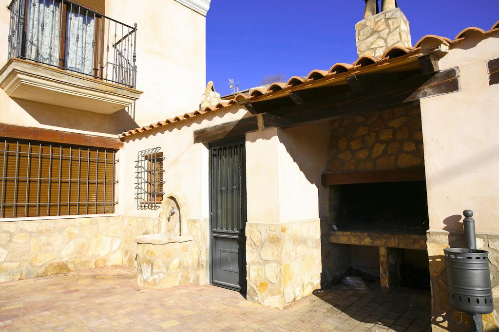 Alojamientos Rurales La Fuente Villalba de la Sierra Exteriör bild